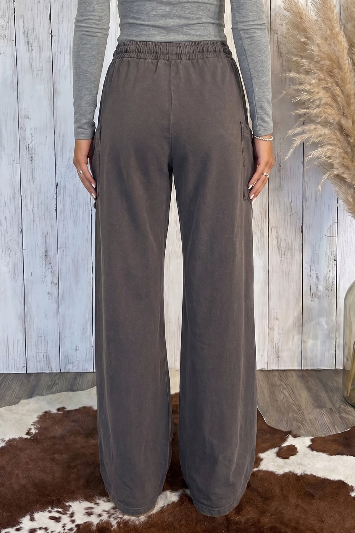 Mineral Wash Cotton Cargo Pants – Dark Brown